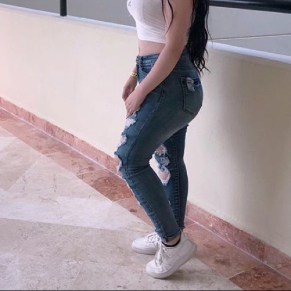 Ripped Jeans - Picture 1 of 3